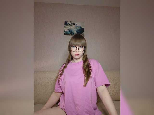 Bilder LilyCandy Welcome to my room. My name is Julia. Don't forget to put love and subscribe *In addition to privates, I go to a group (60tknmin). The strongest vibration is 222tkn