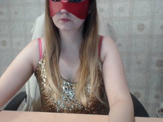 Bilder 777Lora777 200 tokens and I make a sweet and funny dancing 2-3 minutes!