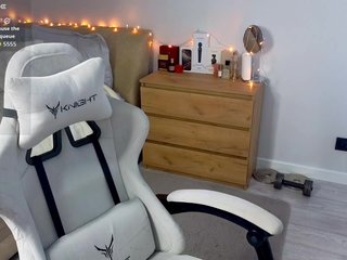 Erotisk videochat AdeleLaCroix