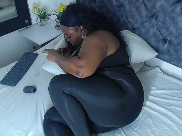 Bilder aisha-ebony I am a Black Goddess and Black Goddess Supremacy is my game. Submissive males bow down to me, whip out their cock, and punish themselves @total