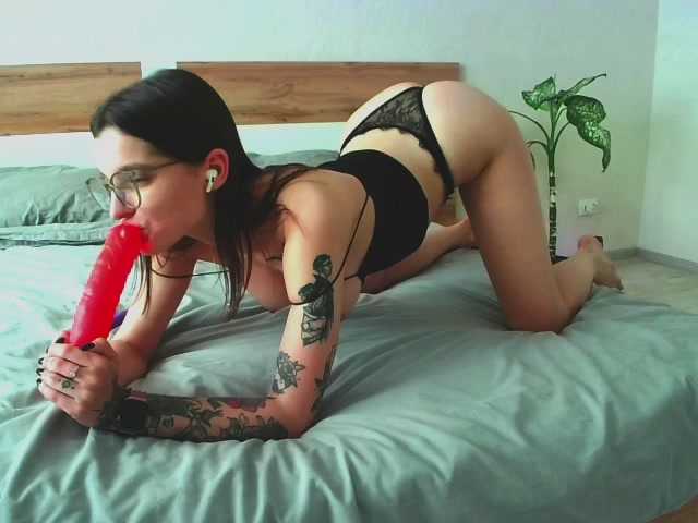 Bilder ALAN-TATTY want to play with you) pvt is on) undress me for 150 tokens)