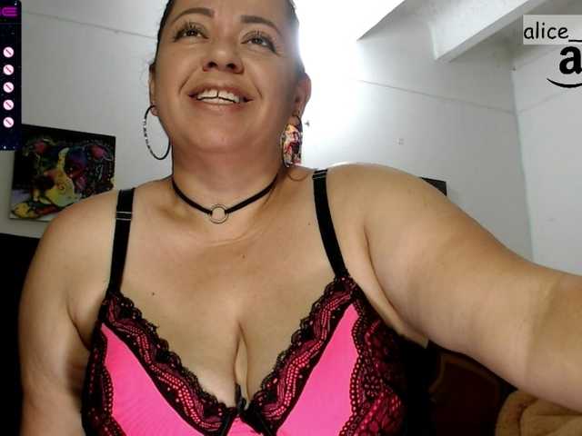 Bilder AliceTess Let's have a great time together, make me feel happy and horny with u tips!! #milf #latina #mature #bigtits