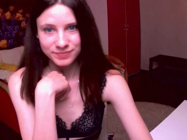 Bilder alinasweet160 hey !!! I'm a new model and glad to see everyone in my room! my goal for today is 1500 tokens