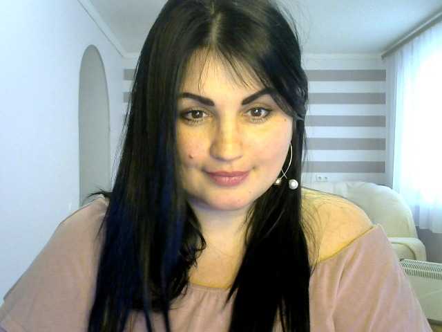 Bilder AlinaVesko I am non nude =)I DO NOT MAKE SHOWS IN MY ROOM IS CHAT ONLY