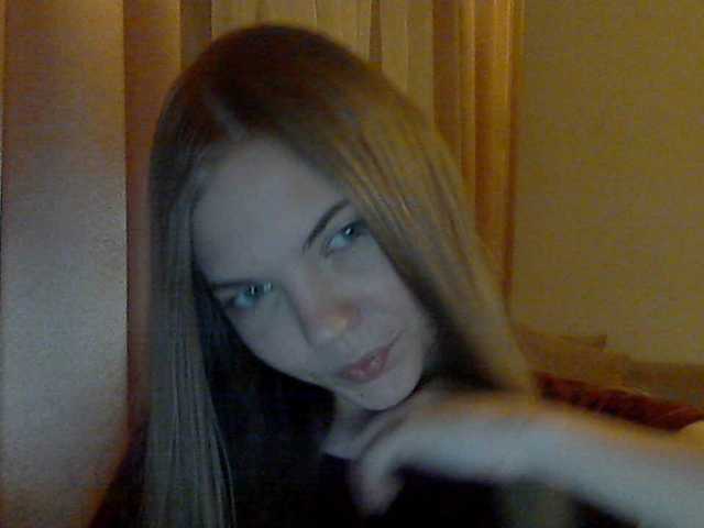 Bilder alisekss8 Hello boys!) I'm Alice, I'm 24. Subscribe to me and put a heart!) Subscription for tokens!)