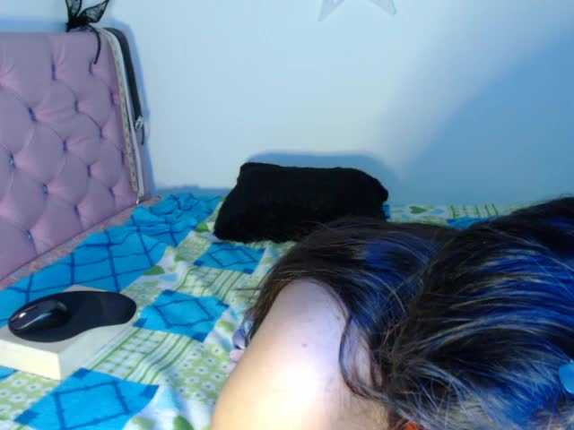 Bilder AmandaLorenz hiii babys, i am amandaI am 18 years old soy virgin, do you want to play with me?