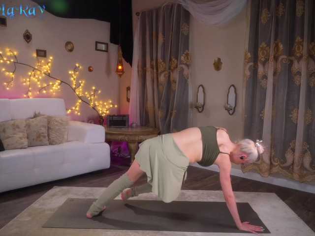 Bilder AmberLaRay I will respond to tips after my yoga pre-show ❤The Always Happy, Always Horny❤ #fit #bigclit #bigass #bigboobs #joi