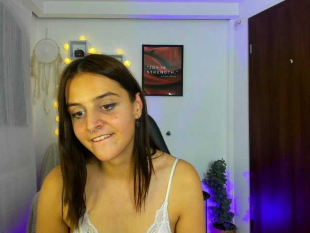 Bilder Amy-Kush Hi !Im a #new and #naughty #teen here. . Join me for some fun
