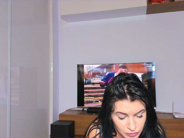 Bilder AnaBrown Hello! Welcome in my room! LUSH is ON! Let's have some fun together!