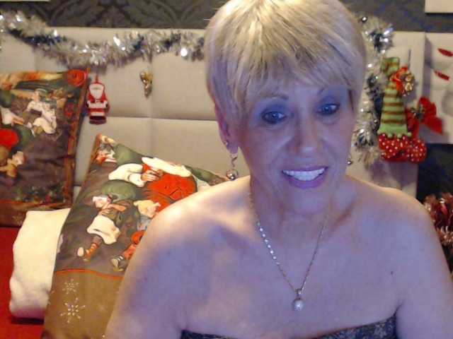 Bilder ANGELGRANNY welcom guys..pm..50 tk..pussy or ass..100..tits or feet..50..let s have fun