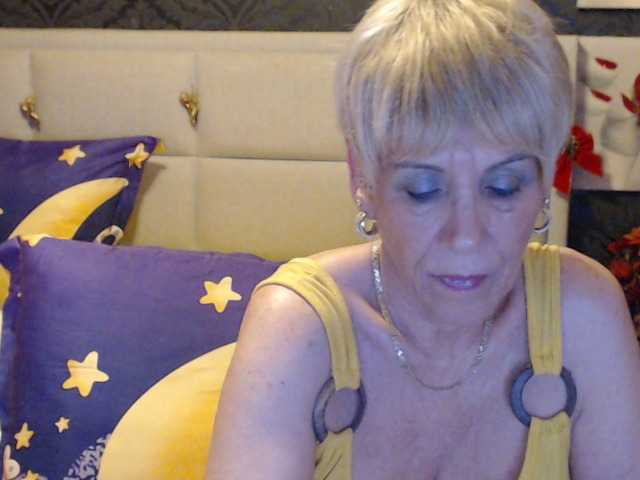 Bilder ANGELGRANNY welcom guys..pm..50 tk..pussy or ass..100..tits or feet..50..let s have fun
