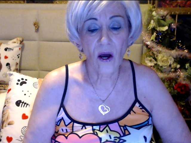 Bilder ANGELGRANNY welcom guys..pm..50 tk..pussy or ass..100..tits or feet..50..let s have fun