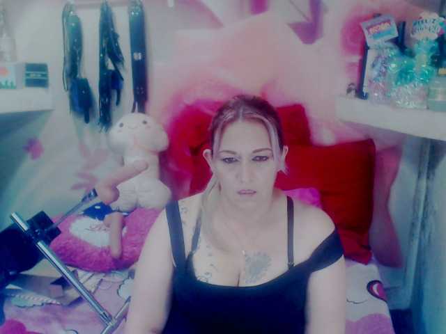 Bilder annysalazar Hello, welcome to my room! : Please, without demands! Pray or ask! First advice! My Lovense is active, I will be very happy if you make my pussy wet even more.