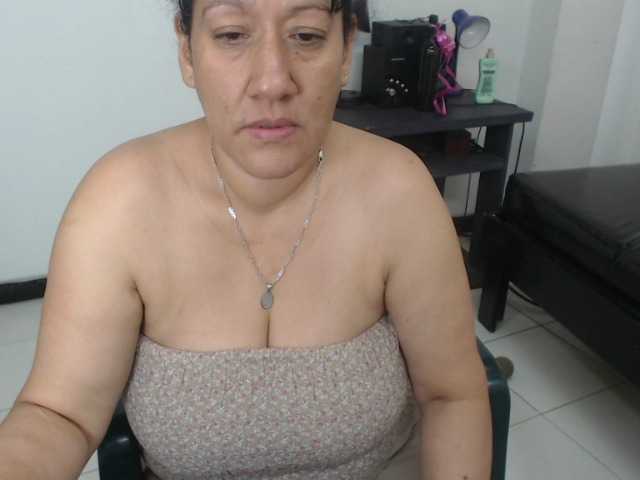 Bilder ARDIMATURESEX #bbw #bigbelly #bigboobs #grandmother Lovense Lush : Device that vibrates longer at your tips and gives me pleasures #lovense