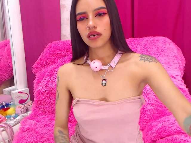 Bilder ArianaMoreno ♥ Just because today is Friday, I will give you the control of my lush for 10 minutes for 200 tokens ♥ ♥ Just because today is Friday, I will give you the control of my lush for 10 minutes for 200 tokens ♥