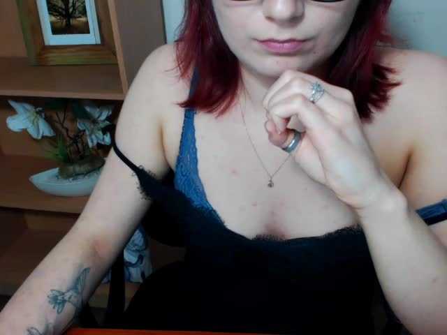 Bilder AriannaLady Hi. The red-haired kinky girl wants to have fun. Join me..
