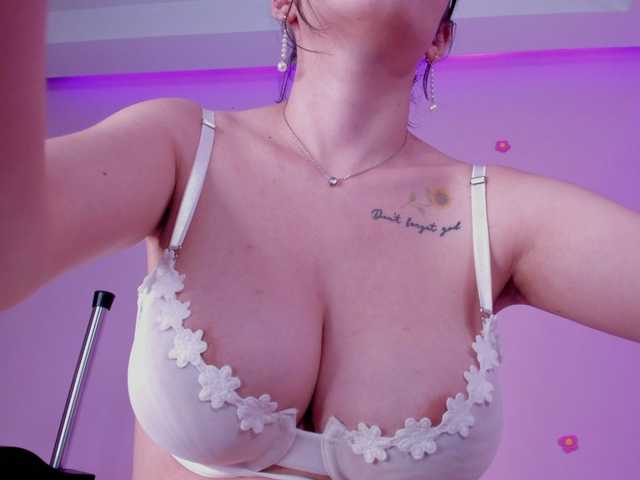 Bilder bella-adams Hey! im so happy u be here with me ♥ let's have fun ♥ #latina #skinny #bigboobs #bigtits #bigass #squirt #blonde #cute