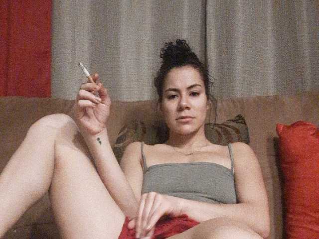 Bilder Bellasunmy smoking and talking with your Latina sis