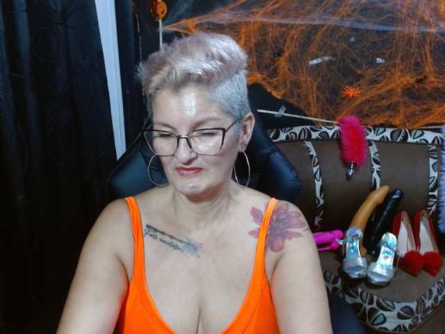 Bilder bety-cum2 Do we play until you try all my juices?