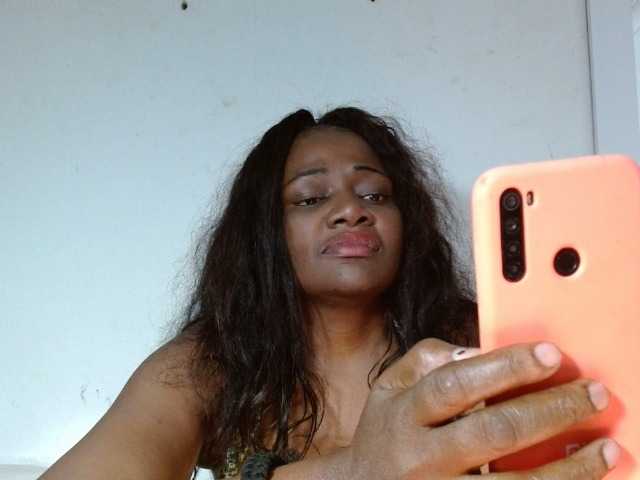 Kringkasting av skjermbilder BigBustyBlack