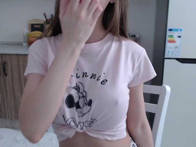 Bilder _Viktoria_ Hi, I'm Svetlana :) Here we play the wheel of fortune and with Ohmibod (vibrates from 5tk, special commands: 222,555,1111). The rest is in the group and in full private.