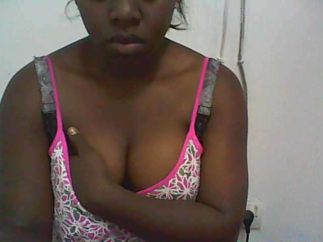 Bilder black-boobs69 hello guys!! flash 20 tkn,naked 70tkn,Take me to Private Chat and I’m all yours
