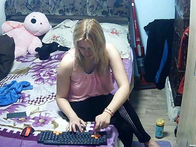 Bilder BrendaLeeah new blondy different girl if you wish to know me come in my room
