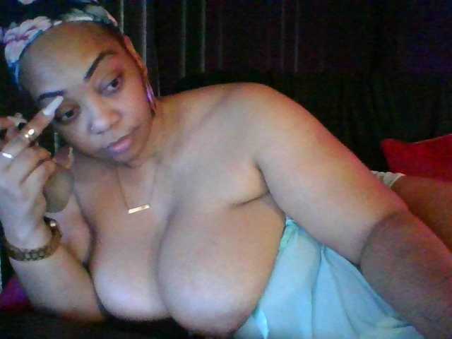 Bilder BrownRrenee hi C2C 30 tokens and private messages 25 TOKENS MAX 3 MIN Squirt show open 200 tokensgoddess appreciation is welcomed request comes with tokens count down 50 tokens unless pvrtTY FOR UNDERSTANDING