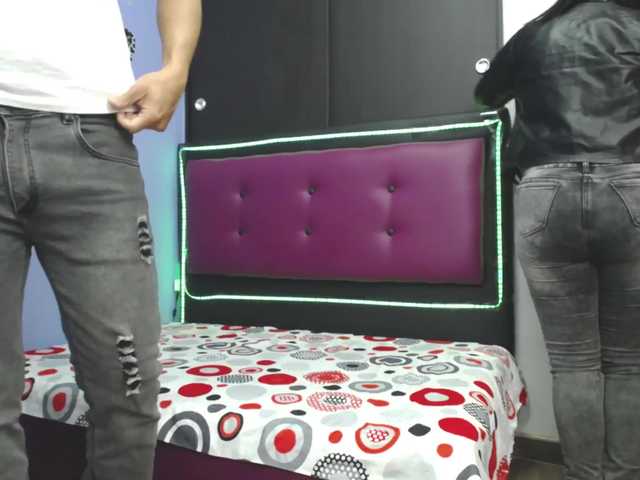 Bilder Camilaydavid1 Hola chicos Bienvenidos a nuestra sala Hello guys welcome to our room Cum in the mouth for 250 tk