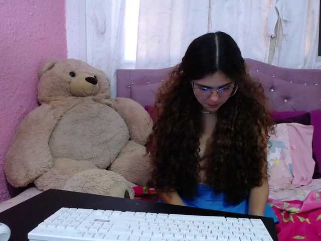 Bilder candy-lolly- Pervy daddys girl looking lovce and hard sex♥♥c2c open cam and wacth u 25tks♥