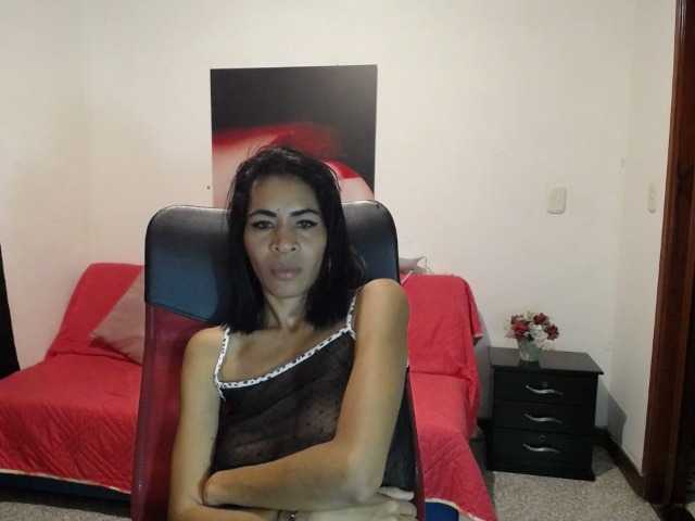Bilder canela-rose I want to use my new toy help me with that and enjoy #milf #ass #latin #horny #brown #vanezolana