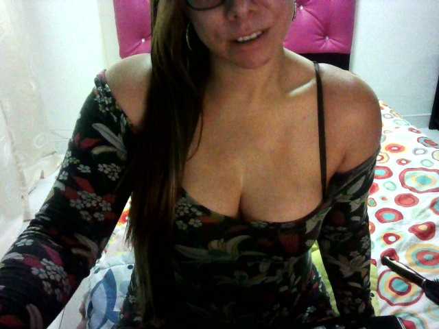 Bilder charlotee3 Help me with my goal 888 Offer of the day C2C 60 TK and we masturbate together