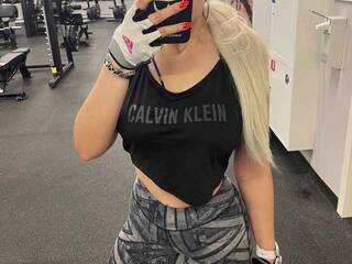 Erotisk videochat CharlottaShy