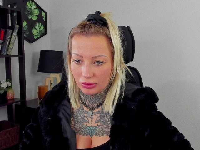 Bilder ChloePleasure #tattoo#dominate#femdom#cuckold#dirtytalk#fantasize#joi