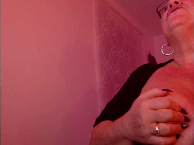 Bilder Connyat99 Make Mistress Conny happy with the vibration 201 ultra high kiss tits flash 80 tips guys kiss only german here B-DAY kiss