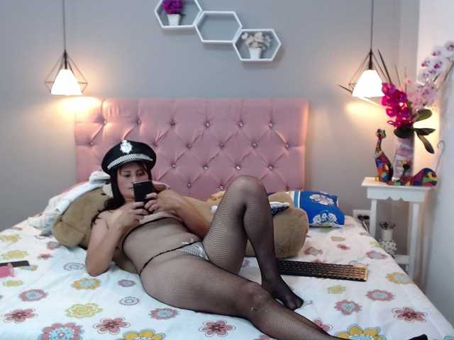 Bilder cristhye-hot hey guys welcome to my room #anal #pussy #playwithcum #tits #sexydance #ass # playdildo