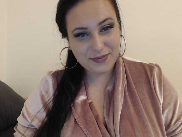Bilder curvyella93 welcome to the room where all dreams can come true. ask correctly and it will be given .lovense on
