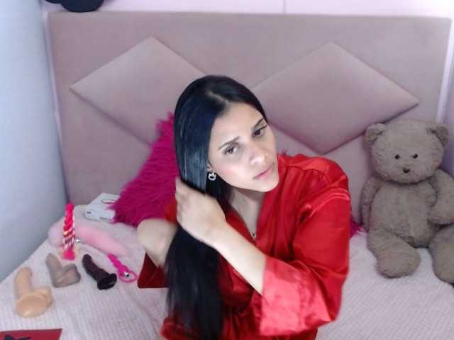 Bilder DacotaJhonson #My love is connected babys welcome to all my galanes to my room thanks for visiting me :love :fuck_tits