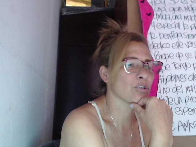 Kringkasting av skjermbilder Daniela-hot1