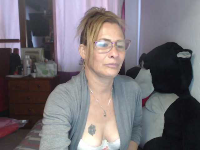 Kringkasting av skjermbilder Daniela-hot1