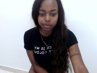 Bilder daniielaa My pussy want some love// LOVENSE ON- make me wet wt ur tips guys// @reamain ride toy//at150 #sloopy #bj