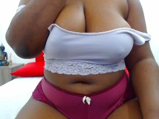 Bilder DarnellQueen Run your tongue through my body make your way down to my #pussy and endulge yourself with my body @goal #squirt #ride #dildo / #bbw #latina #lush #hitachi #bigass #bigboobs #ebony