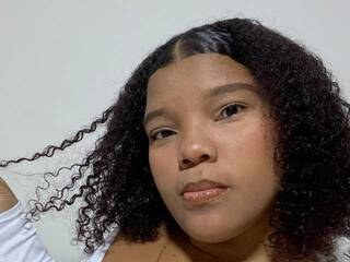 Erotisk videochat DayanRoux