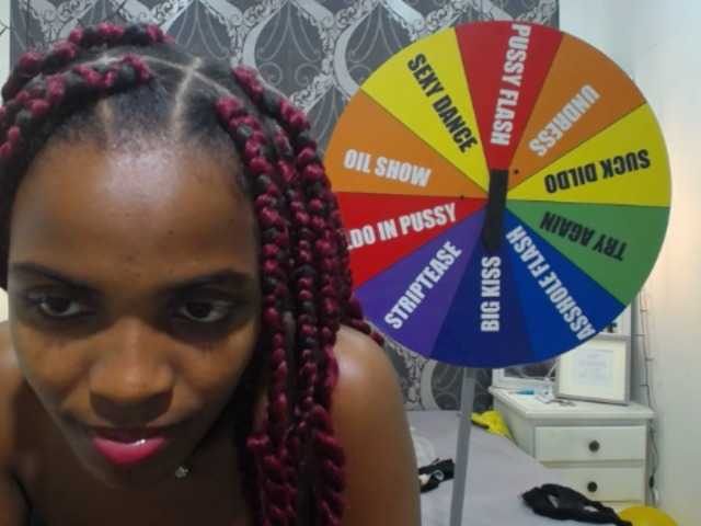 Bilder EbonyLinda Hello guys :) Welcome to my oil show, you want to play with me ?do not forget to leave your gift #teen #bigboobs #latina #squirt #deep #cum