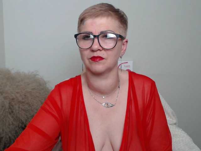 Bilder ElenaQweenn hello guys! i am new here, support my first day!11 if you like me,20 c2c,25 spank my ass,45 flash tits,66 flash pussy,100 get naked,150 pussyplay,250 toyplay!