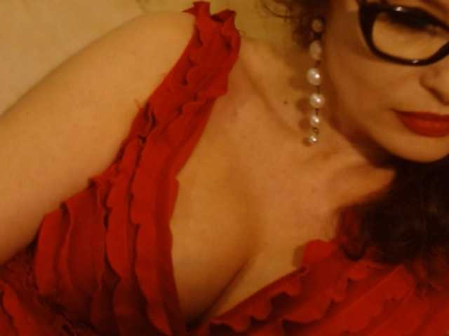 Bilder Ellaine Hello, I am Ellaine! TIP MENU requests only or in FULL PRIVATE. Do not forget to send some LOVE ! TY ! Bonjour, je suis Ellaine! Bienvenue ici! TIP MENU demandes svp or in FULL PRIVEE. N hesite pas de envoyer des LOVES! Respect mutuelle svp