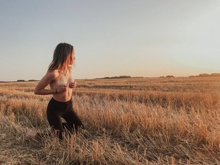 Erotisk videochat Emiliya-Rayn