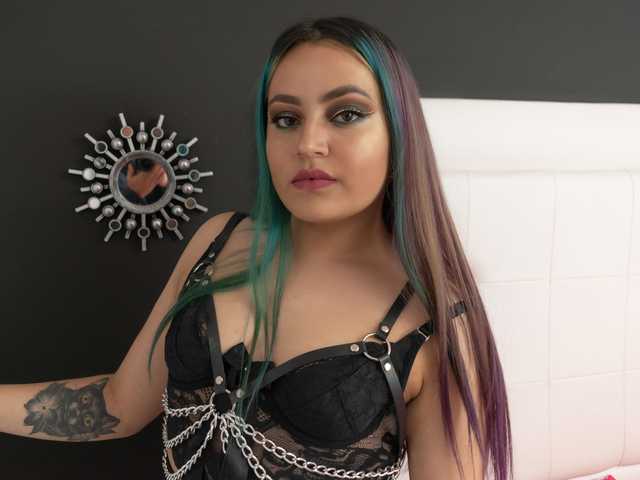 Erotisk videochat Emily-Roxex