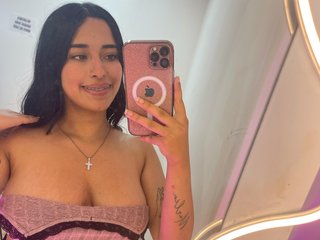 Erotisk videochat Emily-tay1