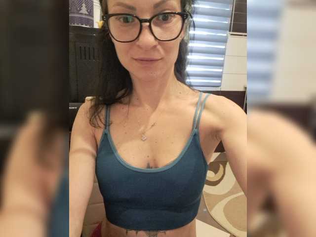 Bilder Emily201990 #lovense #skinny #natural #minion